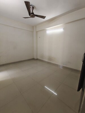 Room in 2 BHK Apartment at Proview Officer City, Raj Nagar Extension – for Rent