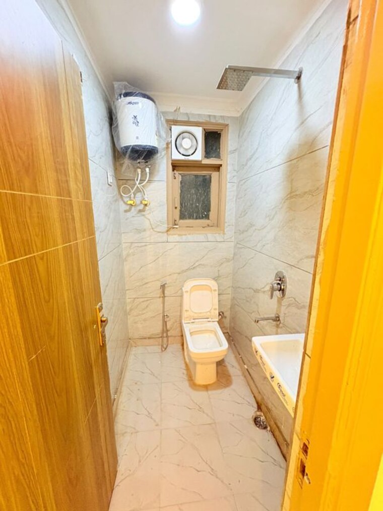 Bathroom, advetaya-smart-homes 1 Bedroom 400 Sq.Ft. Apartment In Sector 104 Noida 10671609
