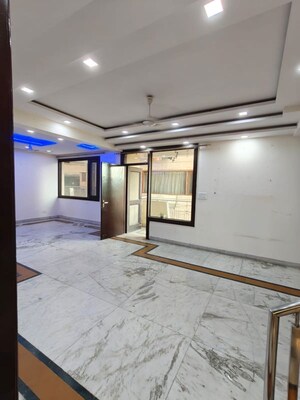 Room in 4 BHK Apartment at Sector 6 Dwarka – for Rent