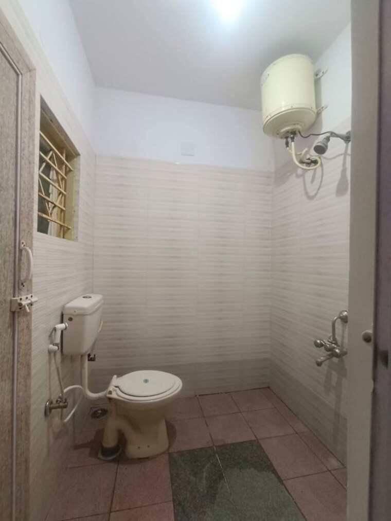 Bathroom, hsr layout 1 Bedroom 600 Sq.Ft. Builder Floor In Hsr Layout Bangalore 10671637