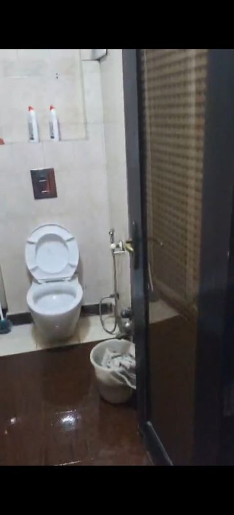 Bathroom, lajpat nagar i 2 Bedroom 900 Sq.Ft. Builder Floor In Lajpat Nagar I Delhi 10671640
