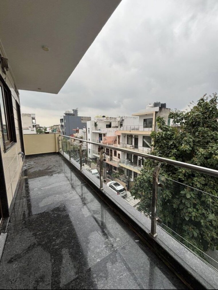 Balcony, rajouri garden 3 Bedroom 130 Sq.Yd. Builder Floor In Rajouri Garden Delhi 10671647