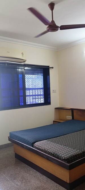 Room in 3 BHK Apartment at Indra Darshan Apartment, Andheri West – for Sale