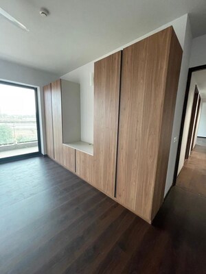 Room in 3 BHK Apartment at Krisumi Waterside Residences, Sector 36a – for Rent