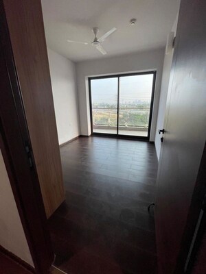 Room in 3 BHK Apartment at Krisumi Waterside Residences, Sector 36a – for Rent
