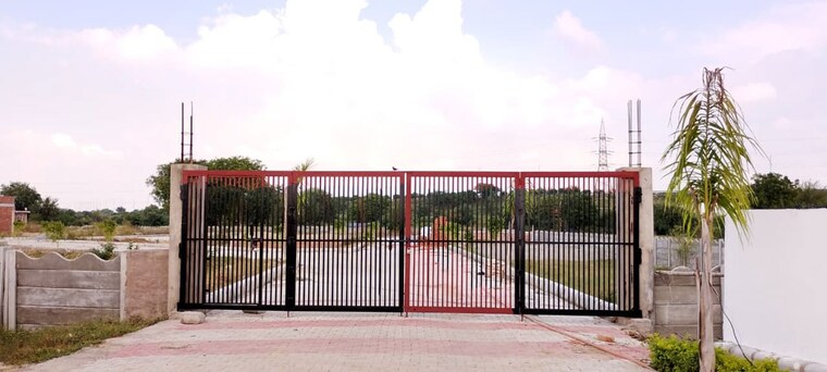 Swimming Pool, tilapta  100 Sq.Yd. Plot In Tilapta Greater Noida 10671710