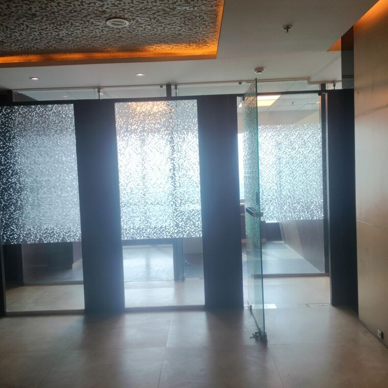 Room, lotus-grandeur Commercial Office Space 6000 Sq.Ft. In Andheri West Mumbai 10386921