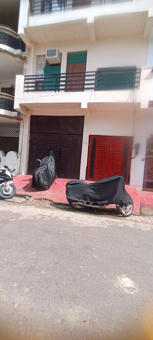 Parking in  Office Space at Sector L Aliganj – for Rent