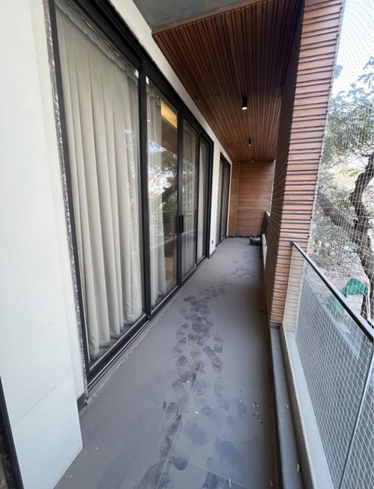 Balcony, rajouri garden 4 Bedroom 280 Sq.Yd. Builder Floor In Rajouri Garden Delhi 10671760