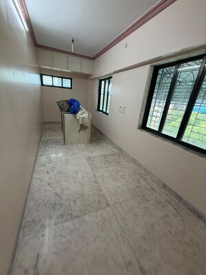 Room in 5 BHK Apartment at Flower Valley Complex, Khopat – for Rent