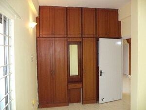 Room in 3 BHK Apartment at Marathahalli – for Rent
