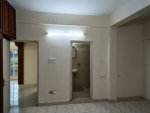 Bathroom in 3 BHK Apartment at Marathahalli – for Rent
