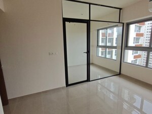 Room in 1.5 BHK Apartment at Piramal Vaikunth, Balkum Pada – for Rent