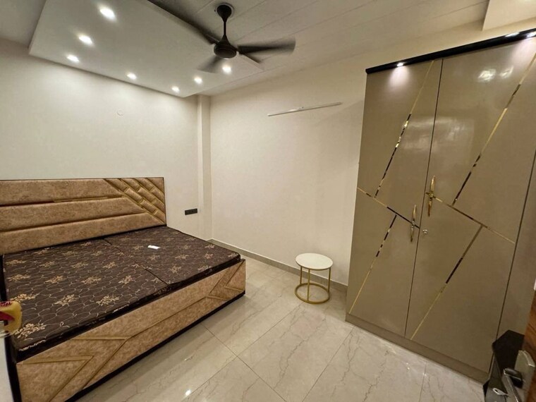 undefined, freedom fighters enclave 2 Bedroom 1000 Sq.Ft. Apartment In Freedom Fighters Enclave Delhi 10671804