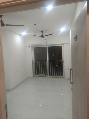 2 BHK Apartment For Rent in Swastik Platinum Apartment, Vikhroli East