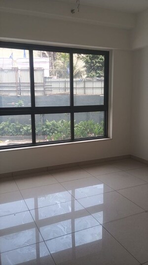 Room in 2 BHK Apartment at Shapoorji Pallonji Vicinia, Powai – for Rent