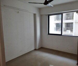 Room in 2 BHK Apartment at Sahajanand Oasis, Memnagar – for Rent