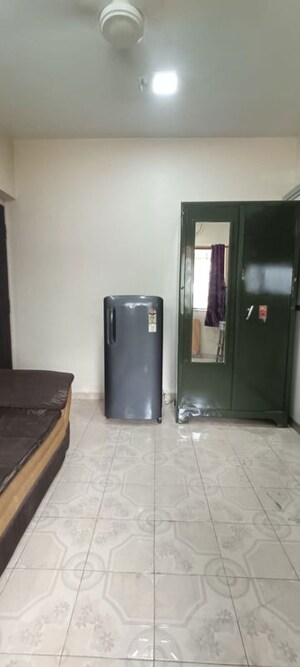 Room in 1 RK Apartment at Arihant Tower Vakola, Santacruz East – for Rent