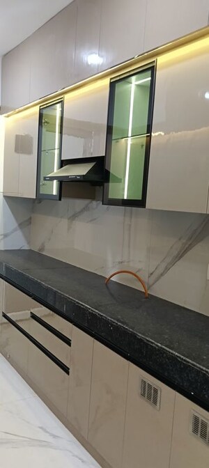 Kitchen in 3.5 BHK Builder Floor at Smart World Gems, Sector 89 – for Rent