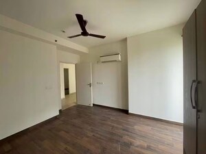Room in 3 BHK Apartment at Conscient Heritage Max, Sector 102 – for Sale