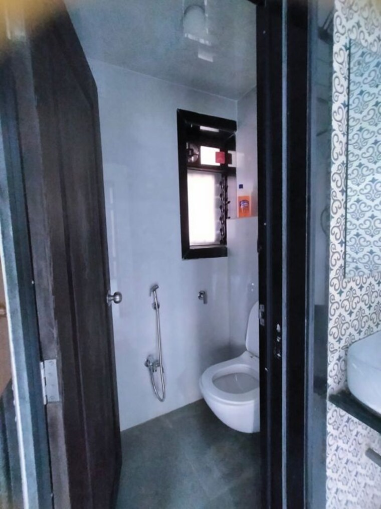 Bathroom, arjun-chs-vasant-vihar 1 Bedroom 509 Sq.Ft. Apartment In Vasant Vihar Thane 10671904
