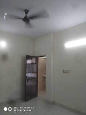 Room in 4 BHK Independent House at RWA Apartments Sector 27, Sector 27 – for Rent