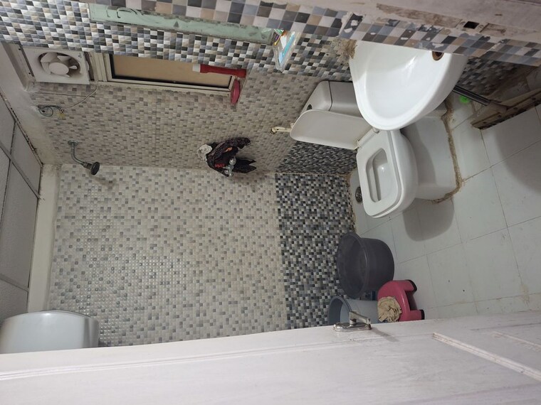 Bathroom, maxblis-grand-wellington 1 Bedroom 615 Sq.Ft. Apartment In Sector 75 Noida 10671953