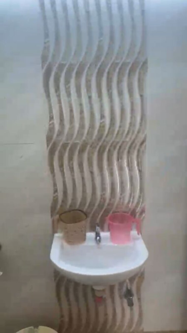 Bathroom, chembur 3 Bedroom 1000 Sq.Ft. Apartment In Chembur Mumbai 10671945