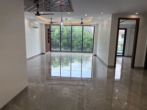 Balcony in 3 BHK Builder Floor at Sector 23 – for Rent