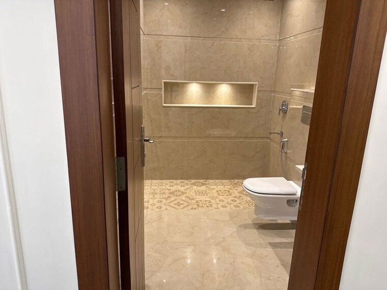 Bathroom, sector 23 3 Bedroom 1550 Sq.Ft. Builder Floor In Sector 23 Gurgaon 10671995