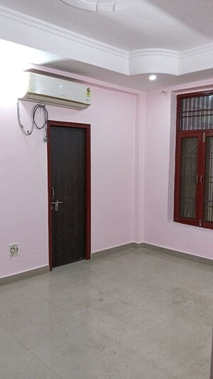 Room in 2 BHK Apartment at Eldeco Saksham, Eldeco ii – for Sale