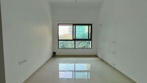 Room in 1 BHK Apartment at Kalpataru Immensa, Kolshet Road – for Sale