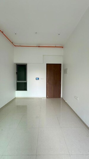Room in 1 BHK Apartment at Kalpataru Immensa, Kolshet Road – for Sale