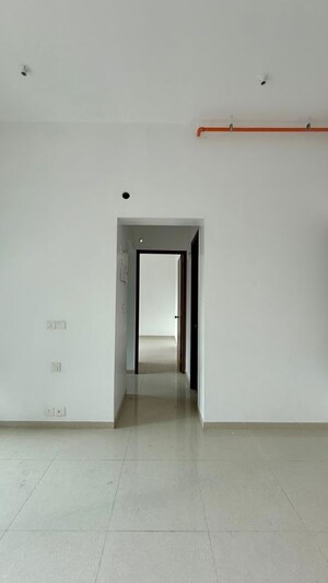 Room in 1 BHK Apartment at Kalpataru Immensa, Kolshet Road – for Sale