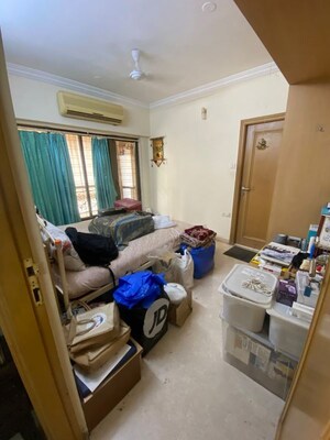 Living Room in 3 BHK Apartment at Khar West – for Rent