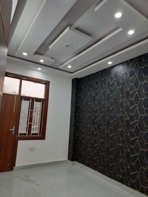 Room in 3 BHK Builder Floor at Dwarka – for Sale