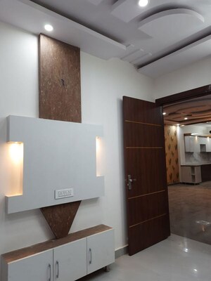 Room in 3 BHK Builder Floor at Dwarka – for Sale
