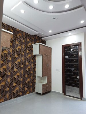 Room in 3 BHK Builder Floor at Dwarka – for Sale