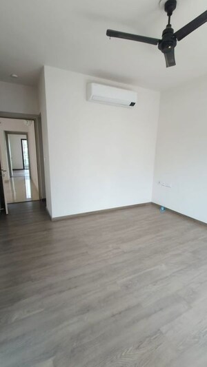 Room in 3 BHK Builder Floor at Czar Mahira Homes 63A, Sector 63a – for Rent