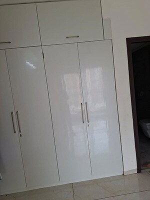 Furnished Amenities in 2 BHK Apartment at Rishita Manhattan, Gomti Nagar – for Rent