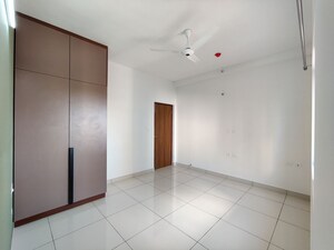 Room in  Apartment at Prestige Finsbury Park Regent, Bagaluru – for Rent