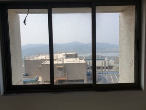 Room in 1.5 BHK Apartment at Lodha Splendora, Ghodbunder Road – for Rent
