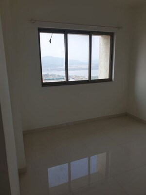 Room in 1.5 BHK Apartment at Lodha Splendora, Ghodbunder Road – for Rent