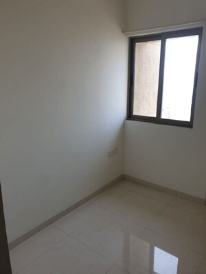 Room in 1.5 BHK Apartment at Lodha Splendora, Ghodbunder Road – for Rent