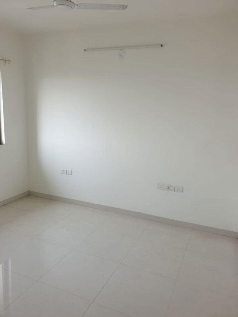 Room, lodha-splendora 1.5 Bedroom 700 Sq.Ft. Apartment In Ghodbunder Road Thane 10672046