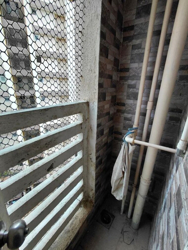 Balcony, cosmos-enclave 1 Bedroom 424 Sq.Ft. Apartment In Kasarvadavali Thane 10672076