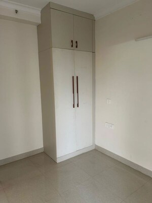 Room in 3 BHK Apartment at Pareena Micasa, Sector 68 – for Rent