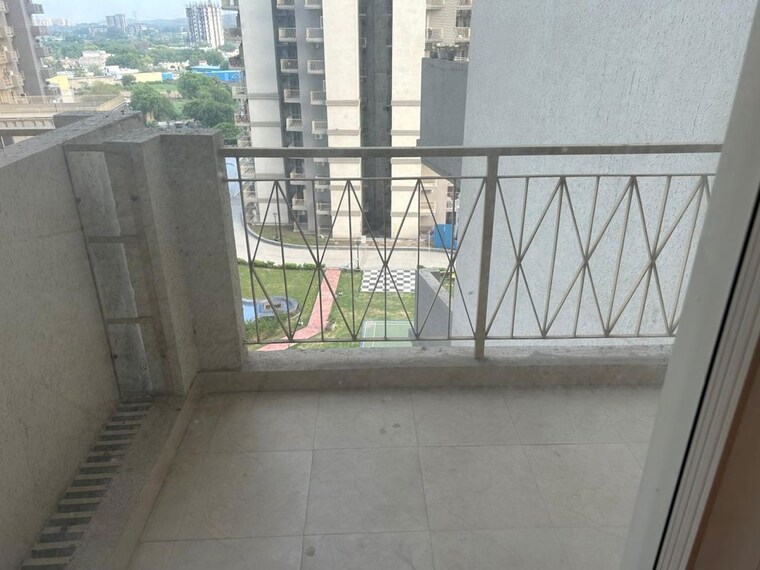 Balcony, pareena-micasa 3 Bedroom 1450 Sq.Ft. Apartment In Sector 68 Gurgaon 10672086