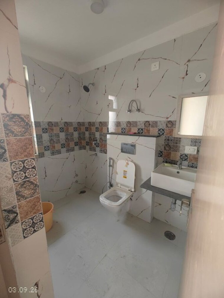 Washroom, pareena-coban-residences 3 Bedroom 1997 Sq.Ft. Apartment In Sector 99a Gurgaon 10672084