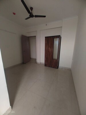 Room in 3 BHK Apartment at Pareena Coban Residences, Sector 99a – for Rent